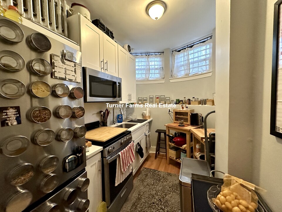 531 Beacon St, Unit B in Boston, MA - Building Photo