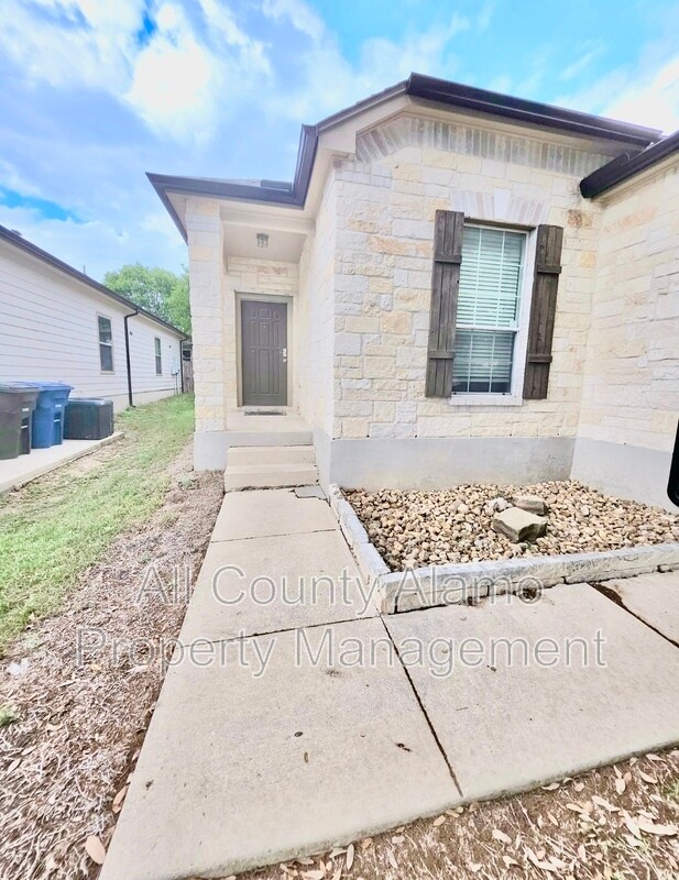 9611 Nueces Canyon in San Antonio, TX - Building Photo - Building Photo