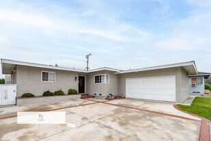 14975 Excelsior Dr in La Mirada, CA - Building Photo