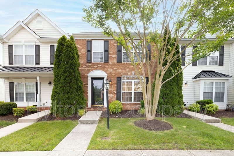 907 Dominion Townes Ct in Richmond, VA - Building Photo