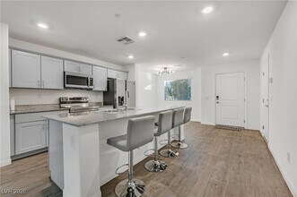 12283 Radiant Sunrise Rd in Las Vegas, NV - Building Photo - Building Photo