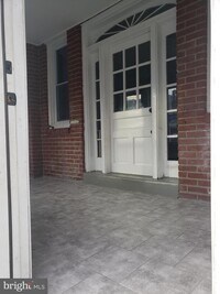 4131 Gilham St photo'