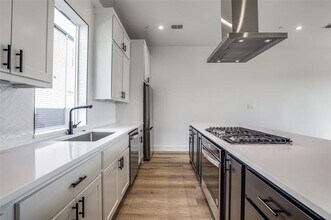 2143 Mail Ave in Dallas, TX - Building Photo - Building Photo