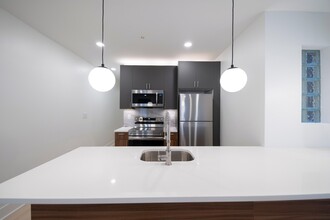 4902 Chestnut St in Philadelphia, PA - Building Photo - Building Photo