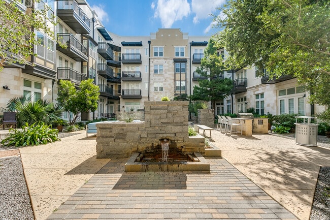The Residences at La Cantera in San Antonio, TX - Foto de edificio - Building Photo