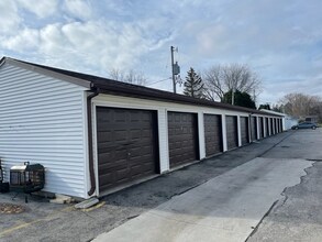 835 Illinois Ave in Oostburg, WI - Building Photo - Building Photo