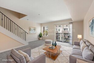 801 W Hawthorn St in San Diego, CA - Building Photo