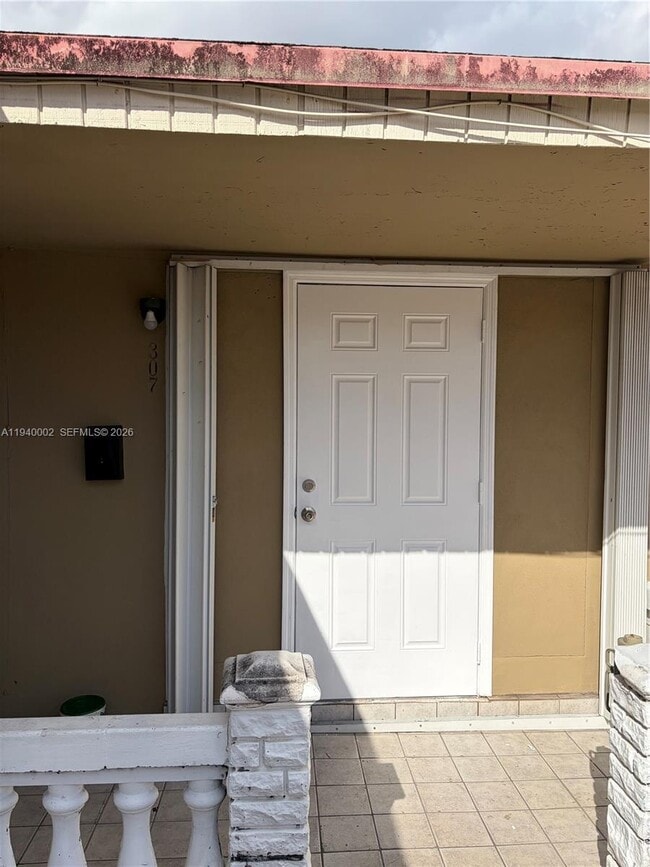 307 E 14th St in Hialeah, FL - Building Photo - Building Photo