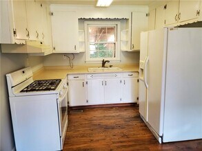 939 Turner Dr SE in Smyrna, GA - Building Photo - Building Photo