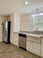 11858 13th St in Santa Fe, TX - Building Photo - Building Photo