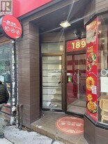 189 Dundas St W in Toronto, ON - Building Photo
