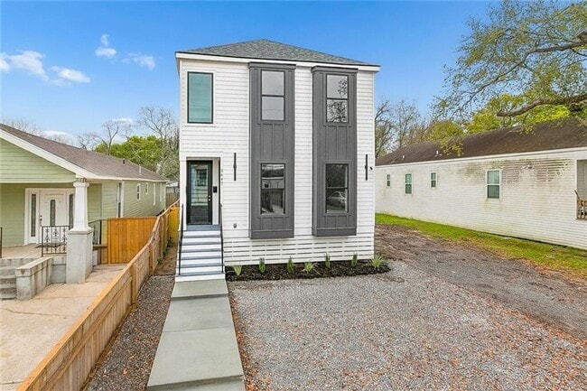 property at 2647 Myrtle St