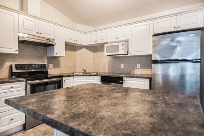 property at 7331-7331 Terwillegar Dr S NW