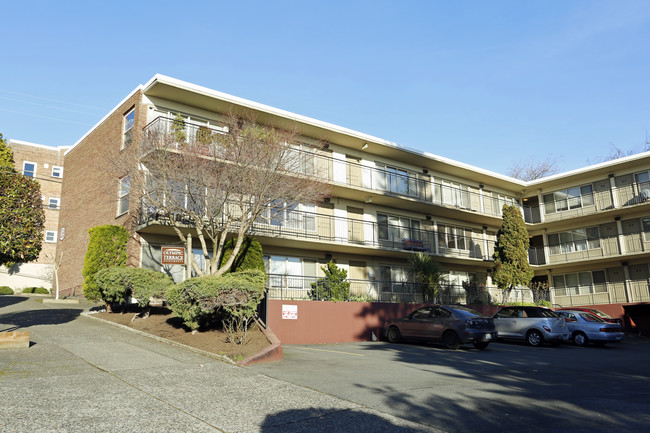 Prime location for walkable living near sh... in Seattle, WA - Building Photo - Building Photo