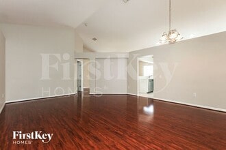 12706 Kings Lake Dr in Gibsonton, FL - Building Photo - Building Photo