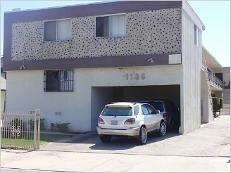 1136 W 107th St in Los Angeles, CA - Building Photo