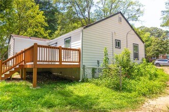 3822 Bakers Ferry Rd SW in Atlanta, GA - Building Photo - Building Photo