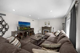 272 Pine Ave in Brea, CA - Building Photo - Building Photo