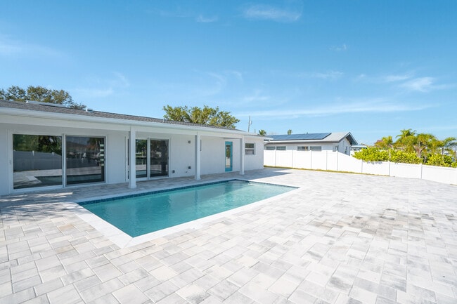 4107 Miller Dr in St Pete Beach, FL - Building Photo - Building Photo