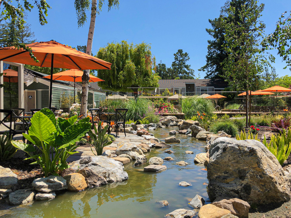 Glenbrook Apartments in Cupertino, CA - Foto de edificio