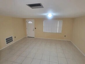 3639 Madison St in New Port Richey, FL - Building Photo - Building Photo