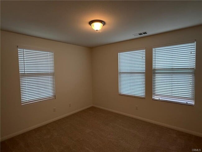 33 Latitude in Irvine, CA - Foto de edificio - Building Photo