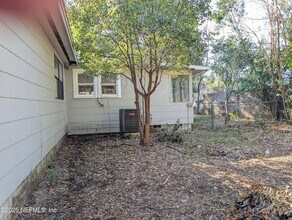 220 2nd Way in Interlachen, FL - Building Photo - Building Photo