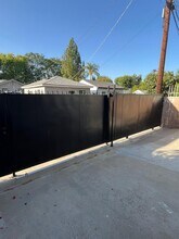 5955 Vanalden Ave in Tarzana, CA - Foto de edificio - Building Photo