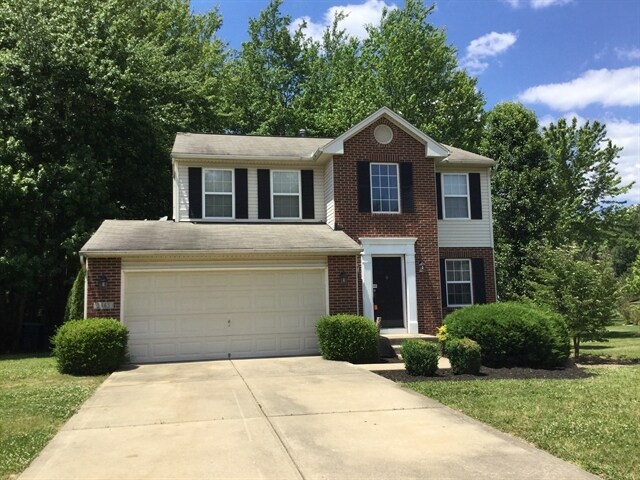 3465 Winter Holly Dr in Amelia, OH - Foto de edificio