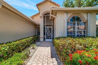 7136 Ashford Ln in Boynton Beach, FL - Building Photo - Building Photo