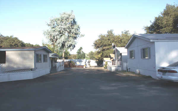 Oak Glen Village in El Cajon, CA - Building Photo