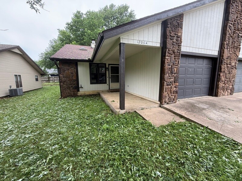 1206 Whipporwill Ln in Siloam Springs, AR - Building Photo