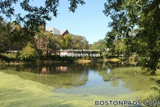 10 Merrymount Rd in Quincy, MA - Building Photo - Building Photo