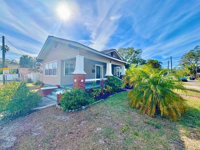 302 W Haya St in Tampa, FL - Building Photo - Building Photo