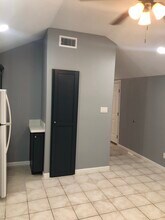 1522 N Dunlap Ave, Unit REAR in Mission, TX - Building Photo - Building Photo