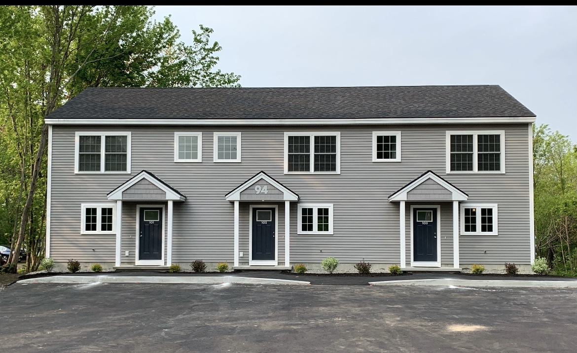 94 Lincoln St, Unit 1 in Saco, ME - Foto de edificio