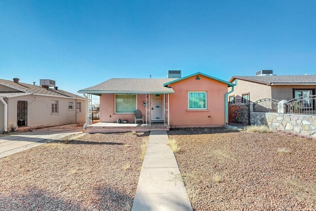 1317 Howze St in El Paso, TX - Building Photo - Building Photo