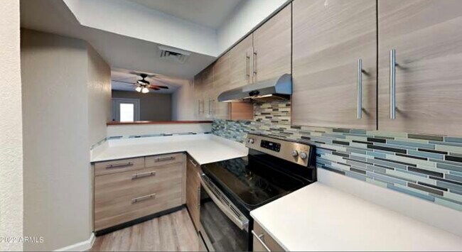 1545 E Sahuaro Dr in Phoenix, AZ - Building Photo - Building Photo