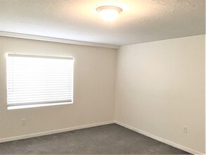 7051 W Saw Timber Way in West Jordan, UT - Building Photo - Building Photo