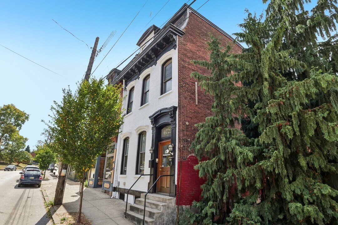 4723 Butler St, Unit Upper Unit in Pittsburgh, PA - Building Photo