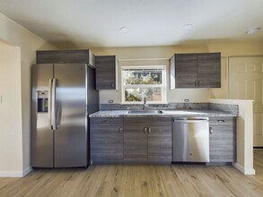 1931 A St-Unit -unit B in Eureka, CA - Building Photo - Building Photo