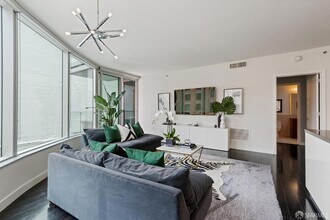 338 Spear St, Unit 6D in San Francisco, CA - Building Photo - Building Photo