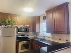 3048 Sunrise Lakes Dr E in Sunrise, FL - Foto de edificio - Building Photo