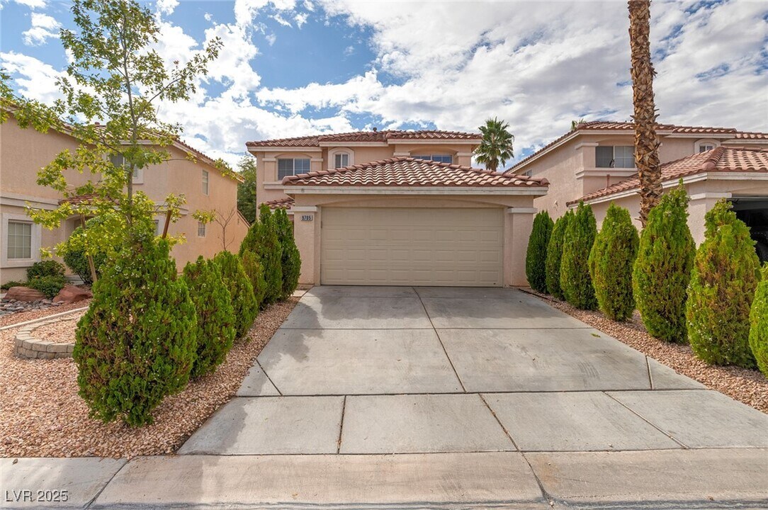 9705 Granite Gorge Ct in Las Vegas, NV - Building Photo
