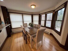33 Clearwater Rd, Unit 1 in Chestnut Hill, MA - Building Photo - Building Photo