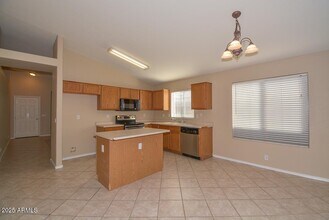 9413 W Cinnabar Ave in Peoria, AZ - Building Photo - Building Photo