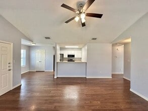 8823 Mansion Creek Cir in Tyler, TX - Building Photo - Building Photo