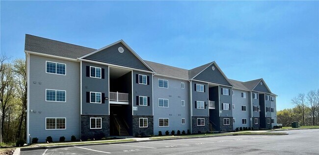 206 Golf Links Rd-Unit -625 in Middletown, NY - Building Photo - Building Photo