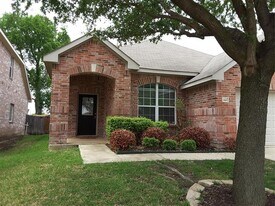 15617 Gatehouse Dr in Roanoke, TX - Building Photo