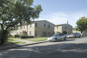 3320 Rowena Ave in Los Angeles, CA - Building Photo - Building Photo